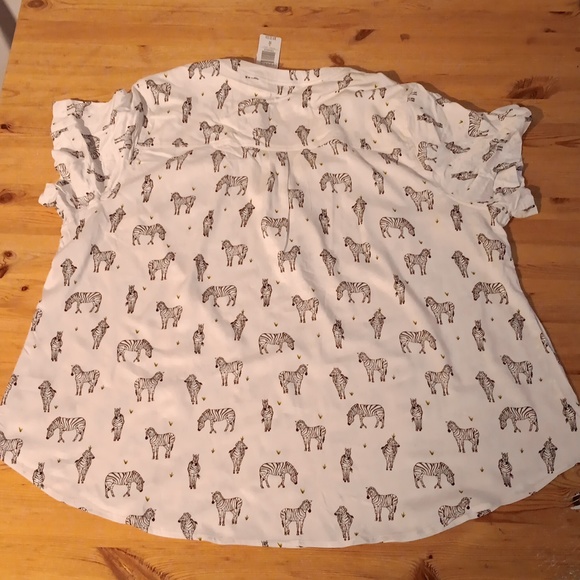NWT Torrid 4X zebra short sleeve blouse Harper challis - Picture 3 of 5
